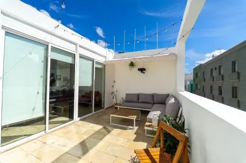 Un Lugar House Canteras - Vibrant Coliving in Las Palmas - Image 1