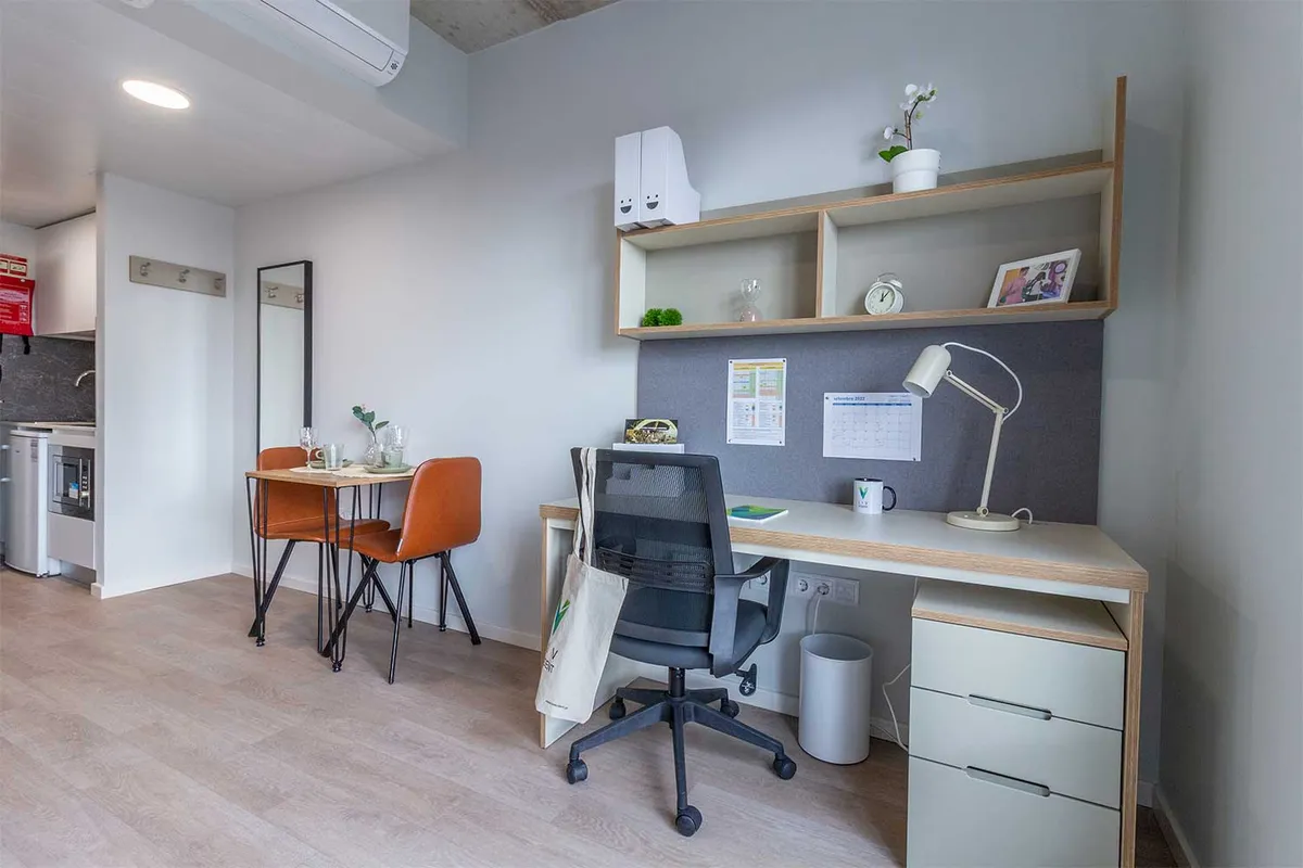 LIV CoLife Porto - Modern Coliving for Digital Nomads & Young Professionals - Image 8