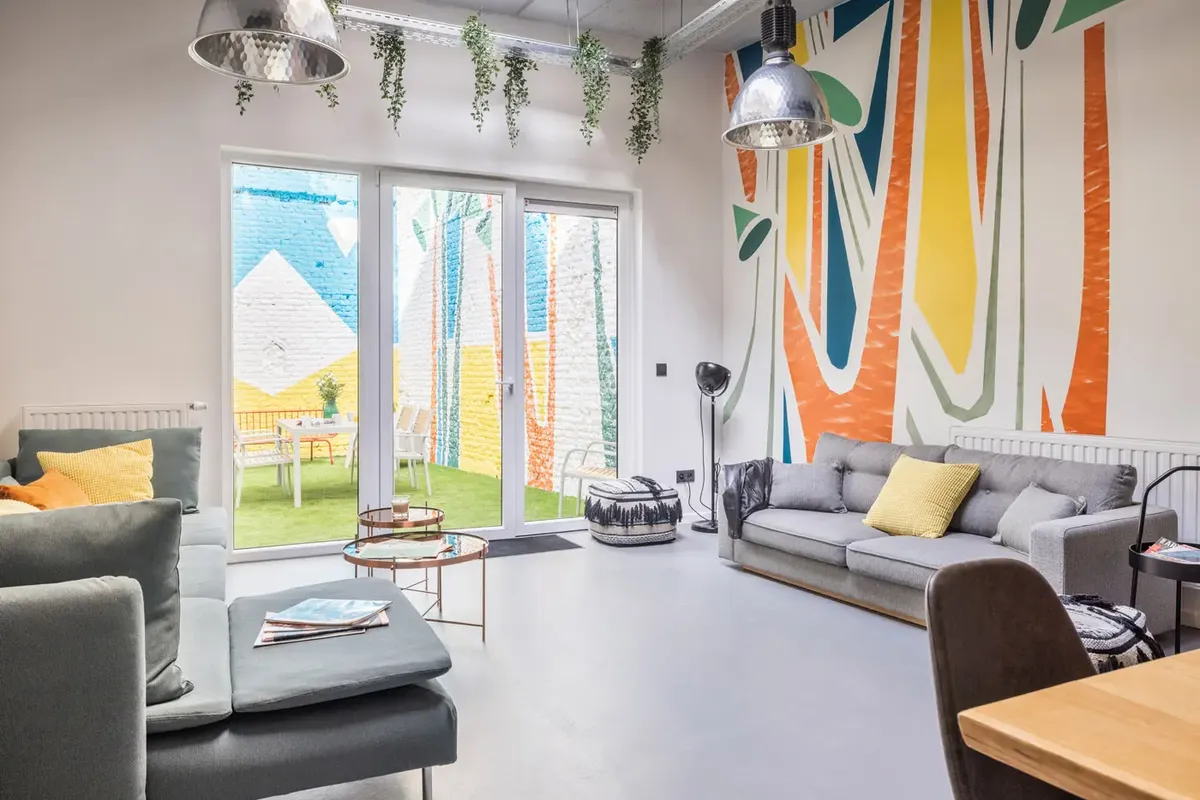 Sharies Paris - Modern Coliving for Young Professionals - Image 12