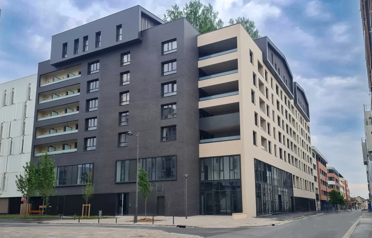 Sharies Paris - Modern Coliving for Young Professionals - Image 4