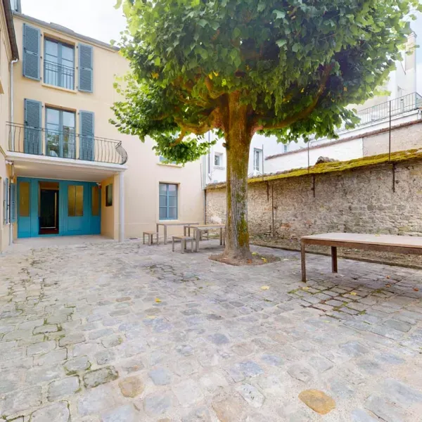 La Casa Coliving - Vibrant Community Living in Paris Suburbs - Image 12