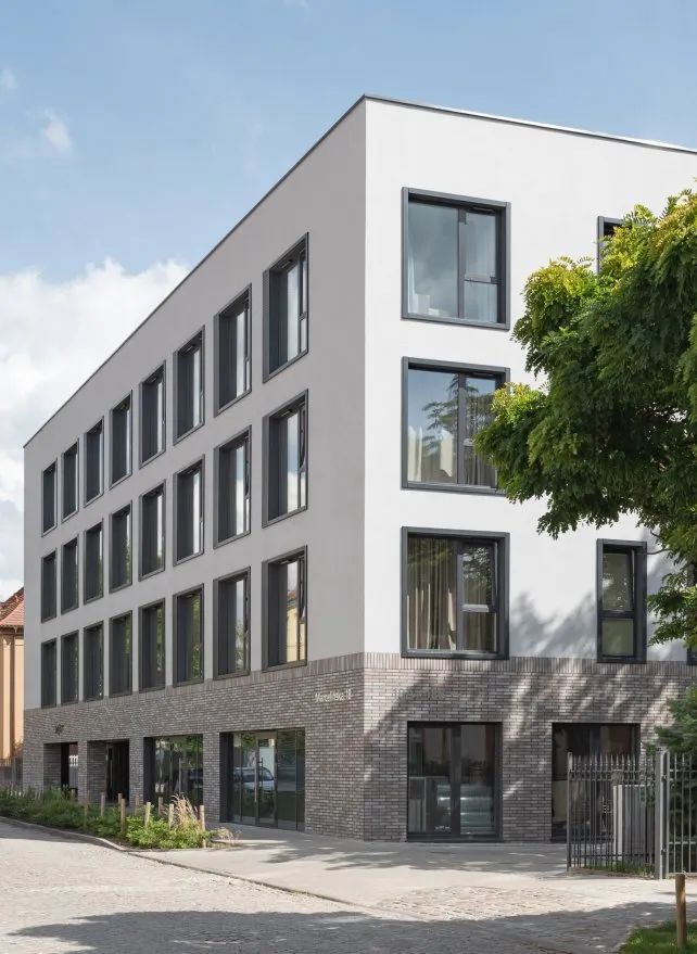 HT Nest Coliving - Modern Urban Living in Warsaw's Praga Południe - Image 3