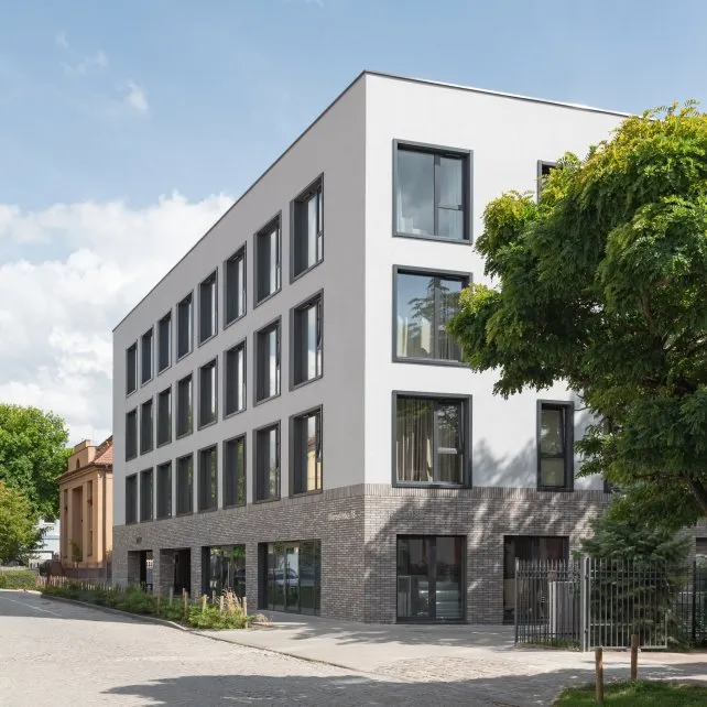 HT Nest Coliving - Modern Urban Living in Warsaw's Praga Południe - Image 4