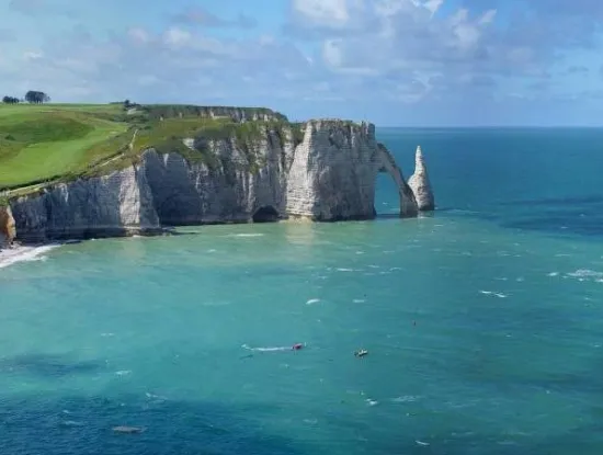 Coliving WeDiscover Bucharest - Heart of the City Hub - Image 12