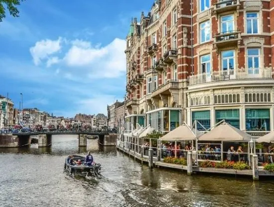 Coliving WeDiscover Bucharest - Heart of the City Hub - Image 10