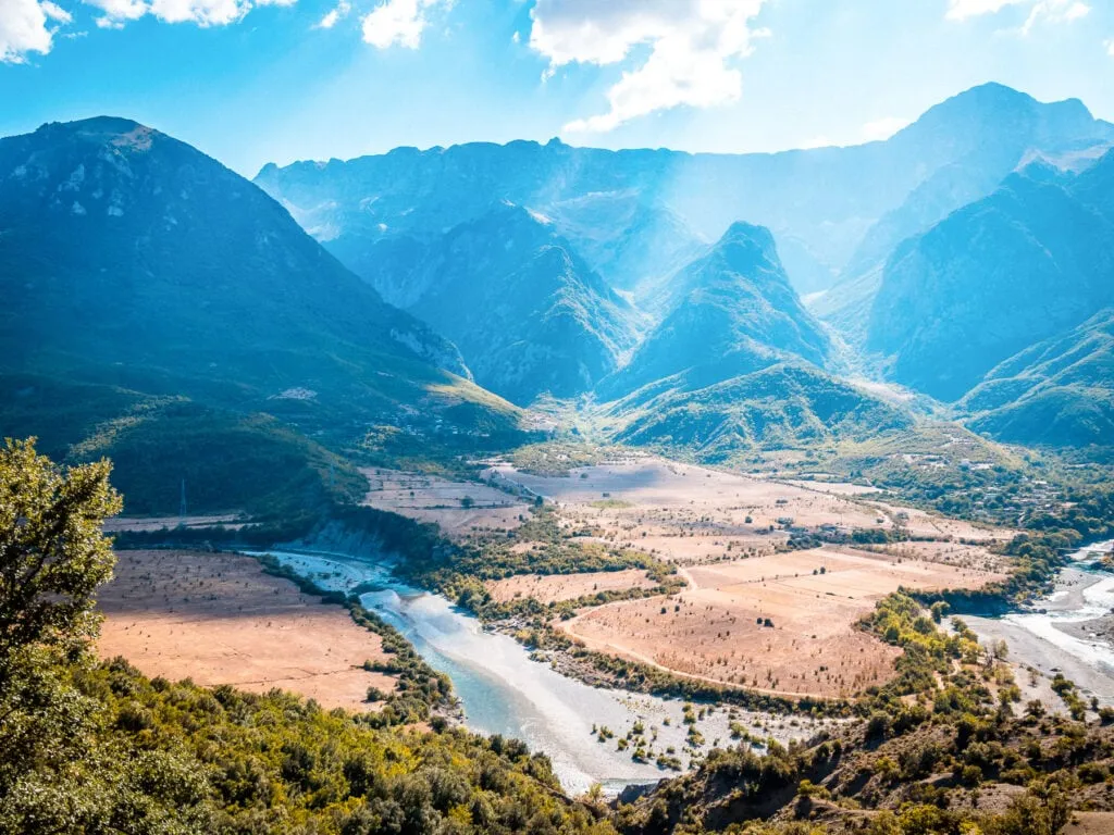 Nomad Island Coliving - Creative Community Hub in Tirana - Image 15