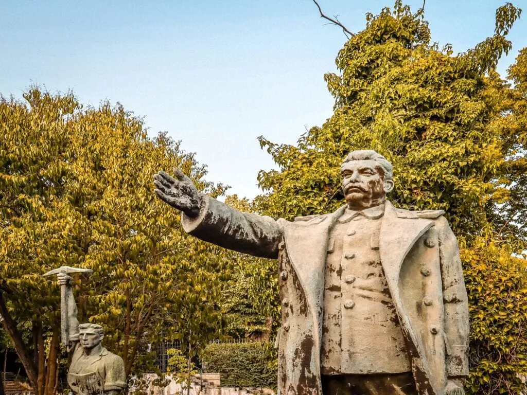 Nomad Island Coliving - Creative Community Hub in Tirana - Image 6