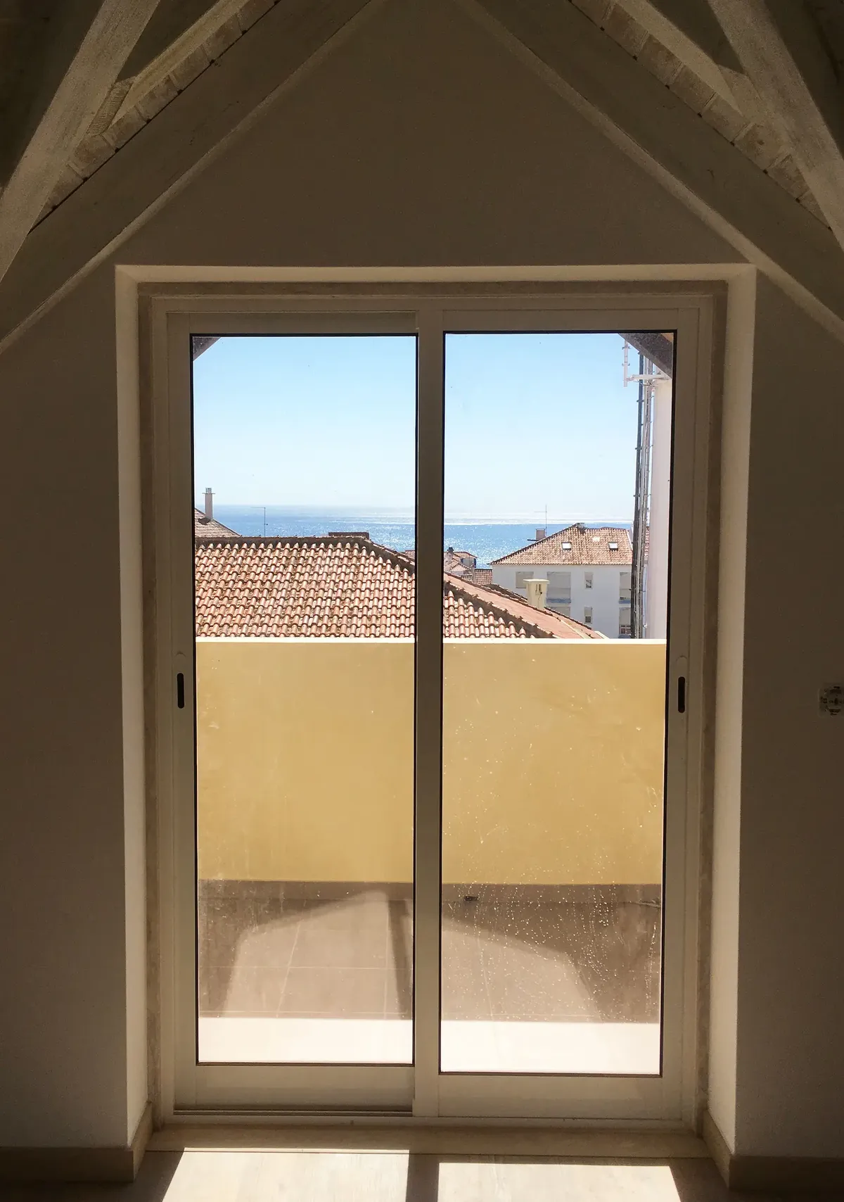 Outsite Ericeira - Ocean-View Surf Lodge Coliving - Image 11