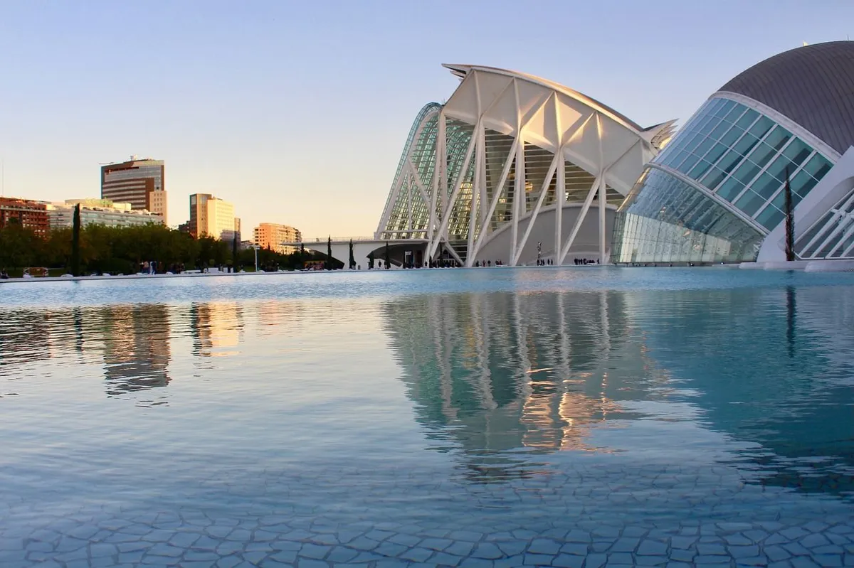 Cotown Coliving - Modern Shared Living in Barcelona & Valencia - Image 3