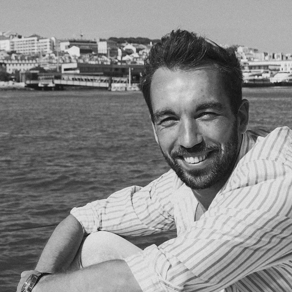 Yon Living - Avenidas Novas: Modern Coliving with Rooftop Views in Lisbon - Image 14